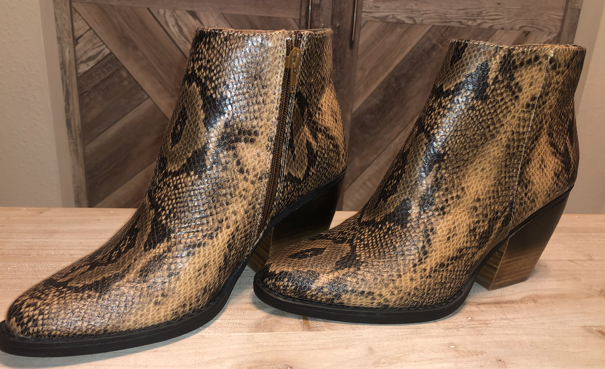 *Rattle Me 2 Tone Ankle Boots