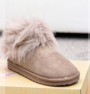 VERY G | GYPSY JAZZ TAUPE FROST FAUX FUR BOOTIE