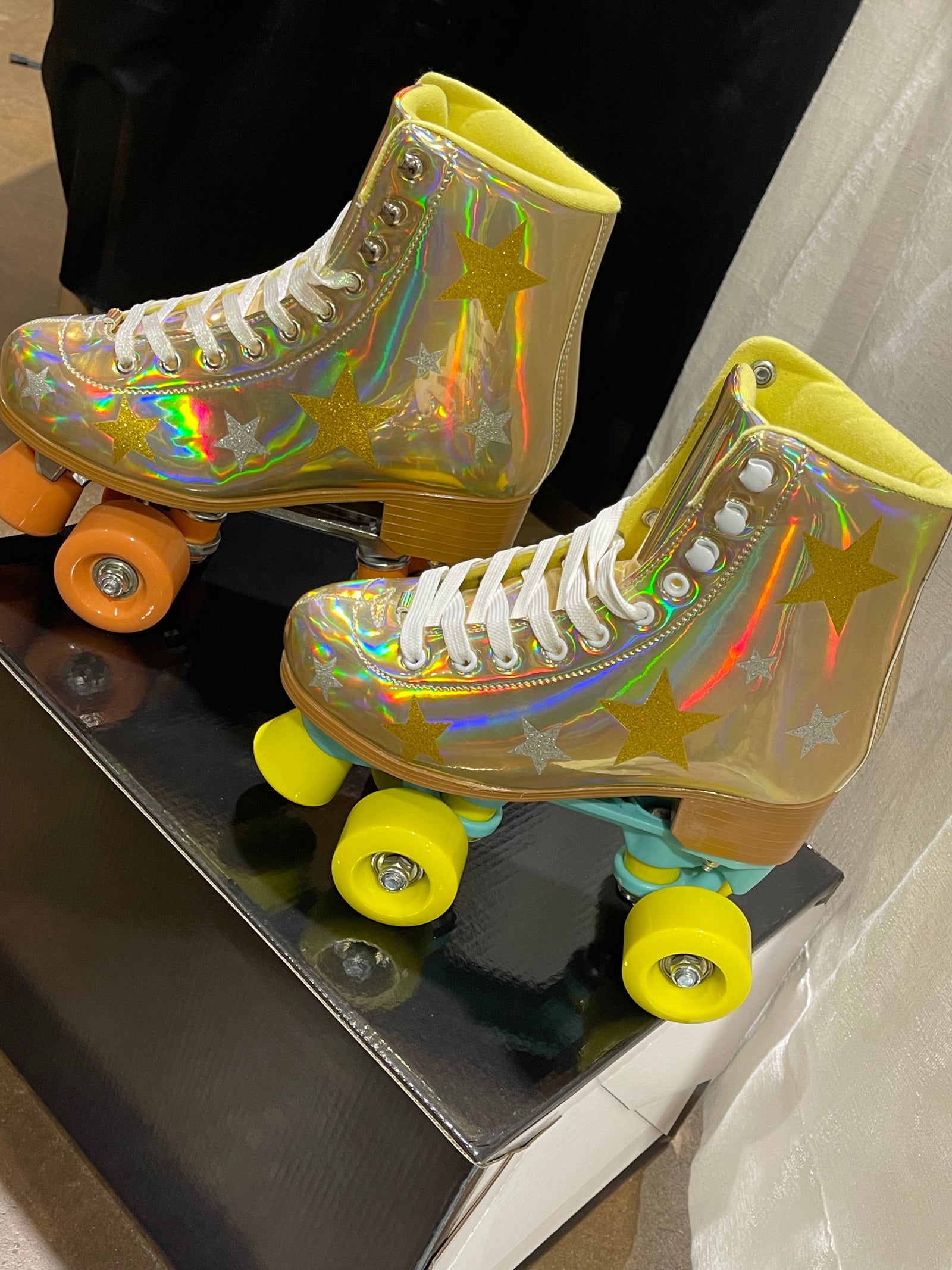 Girls & Women’s GOLD HOLOGRAPHIC STARS ROLLER SKATES